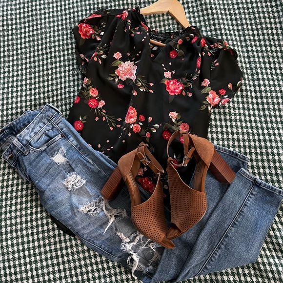 Suede Steve Madden Stack Heel with Peep Toe - Picture 12 of 16